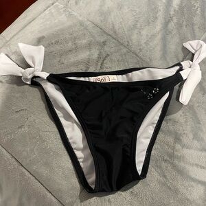 NEW SO Women's Black and White Bikini Bottom with Side Ties, no tags Size Small